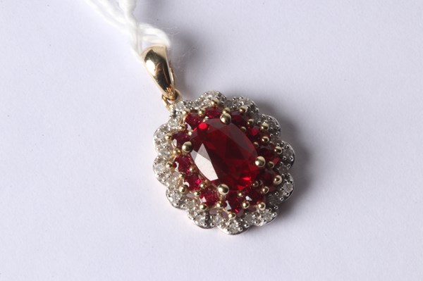 Lot 1021 - RUBY PENDANT