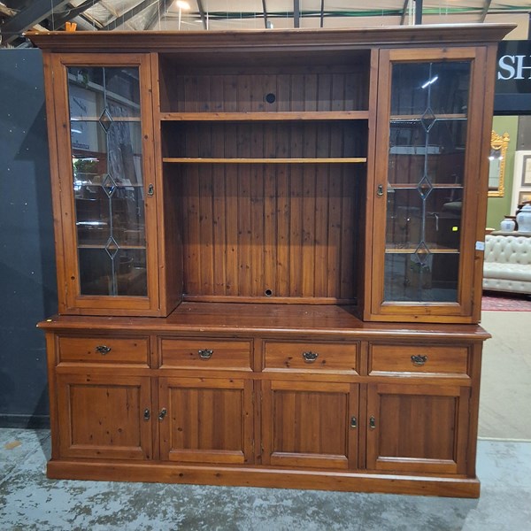 Lot 173 - PINE DRESSER