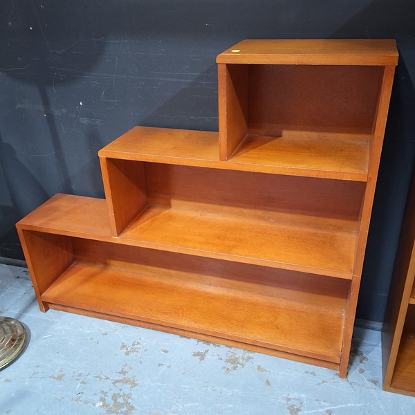 Lot 514 - BOOKSHELF