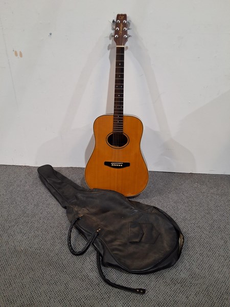 Lot 439 - ACOUSTIC GUITAR