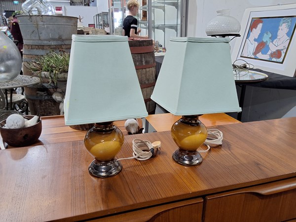 Lot 433 - LAMPS