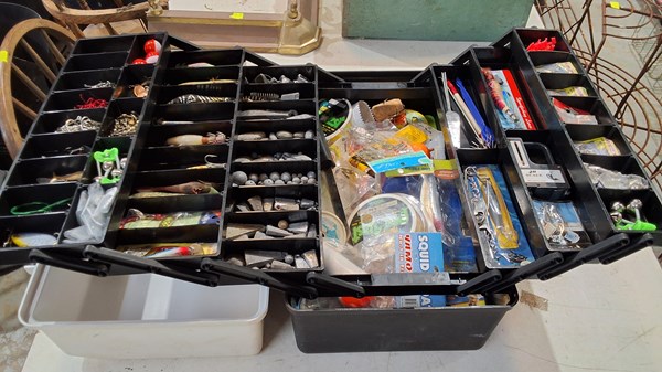 Lot 331 - TACKLE BOX