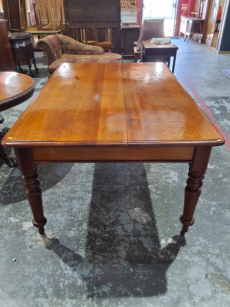 Lot 105 - KITCHEN TABLE