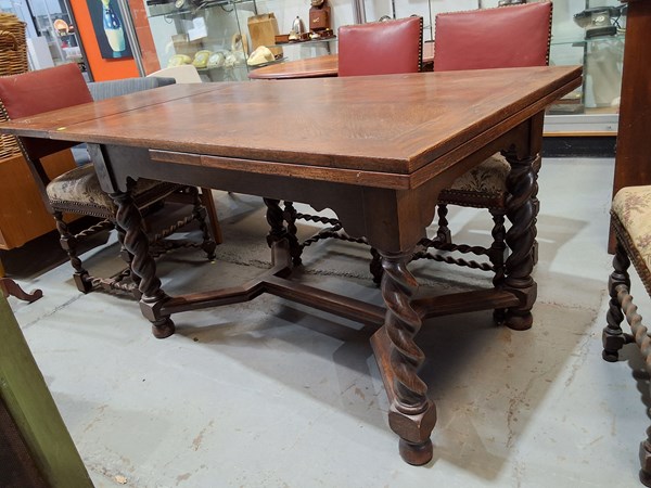 Lot 62 - DINING TABLE