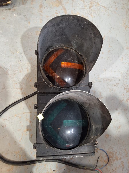 Lot 291 - TRAFFIC LIGHT