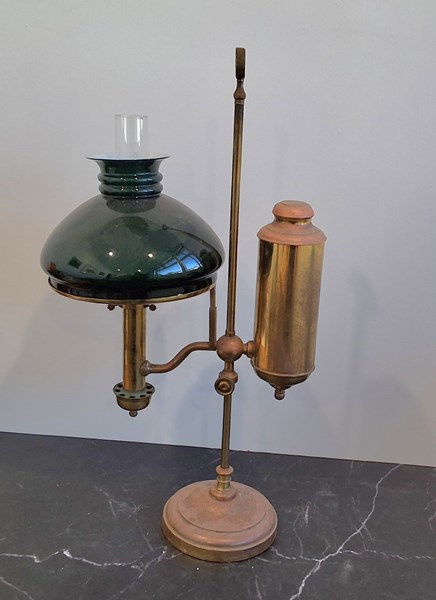 Lot 1161 - KEROSENE LAMP