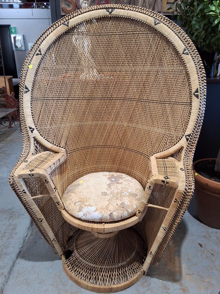 Lot 600 - PEACOCK CHAIR