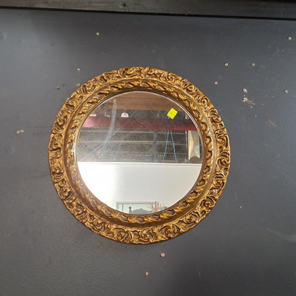 Lot 501 - WALL MIRROR