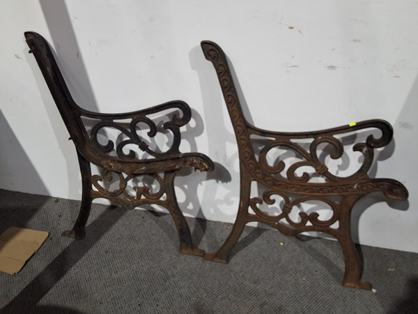 Lot 314 - BENCH ENDS