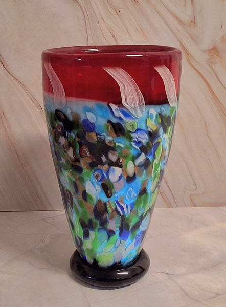 Lot 1186 - ART GLASS VASE