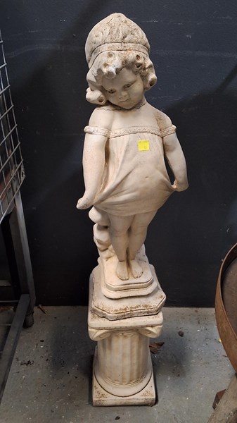 Lot 576 - GARDEN ORNAMENT