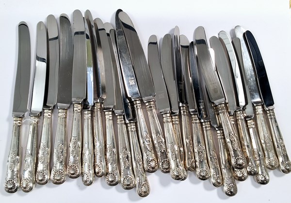 Lot 1081 - SILVER FLATWARE