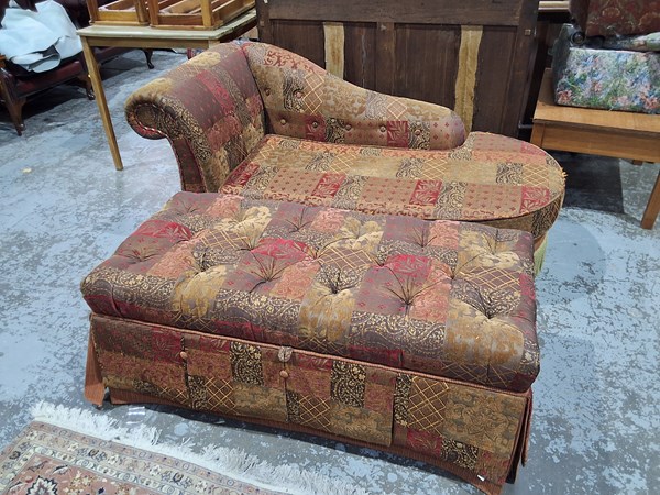 Lot 15 - LOUNGE SET