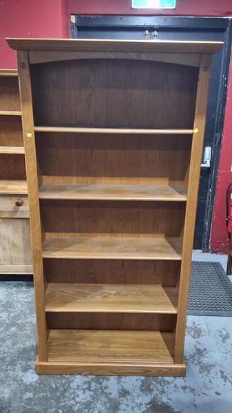 Lot 278 - BOOKSHELF