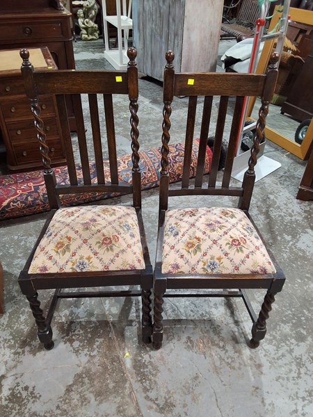 Lot 620 - CHAIRS