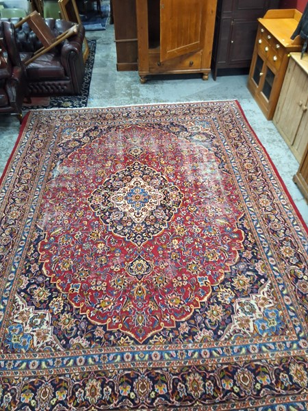 Lot 85 - RUG