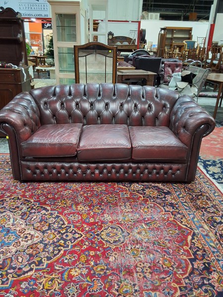 Lot 87 - CHESTERFIELD