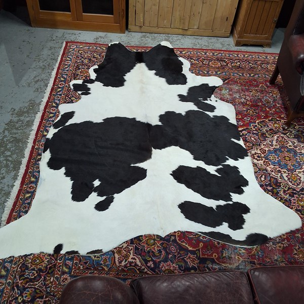 Lot 98 - COW HIDE