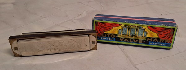 Lot 1284 - HARMONICA