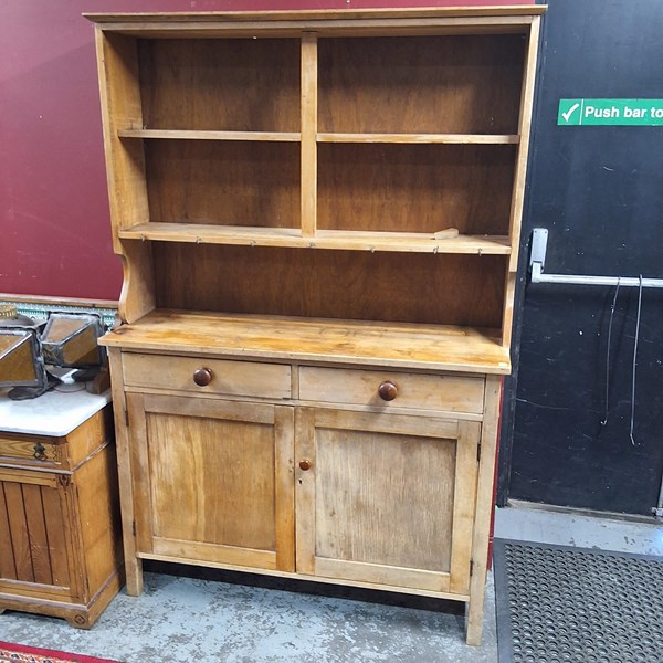 Lot 62 - KITCHEN DRESSER