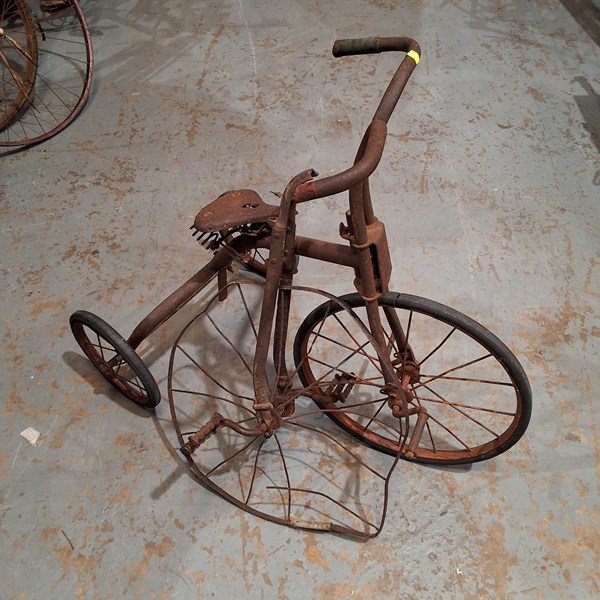 Lot 352 - TRICYCLE