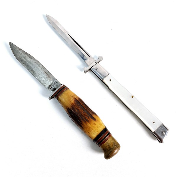 Lot 1053 - KNIVES