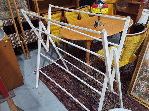 Lot 374 - CLOTHES AIRER