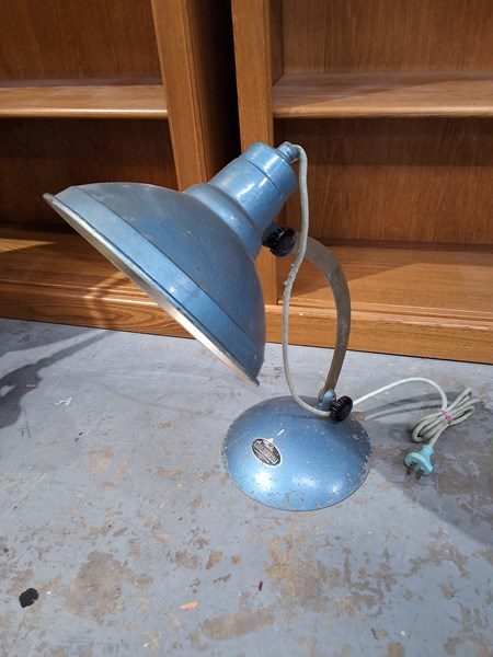 Lot 276 - TABLE LAMP