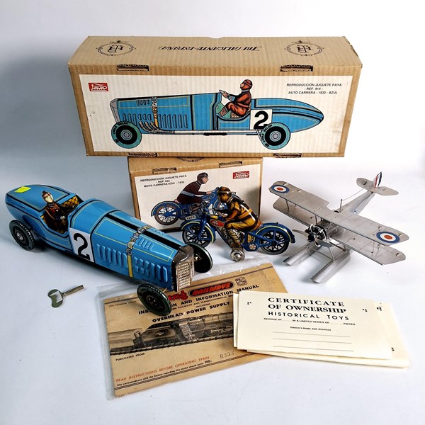 Lot 1320 - TIN TOYS