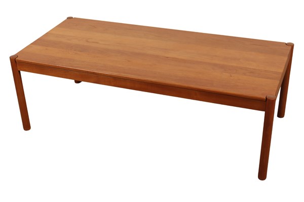 Lot 110 - COFFEE TABLE