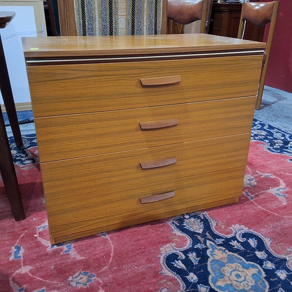 Lot 148 - CHEST OF DRAWERS