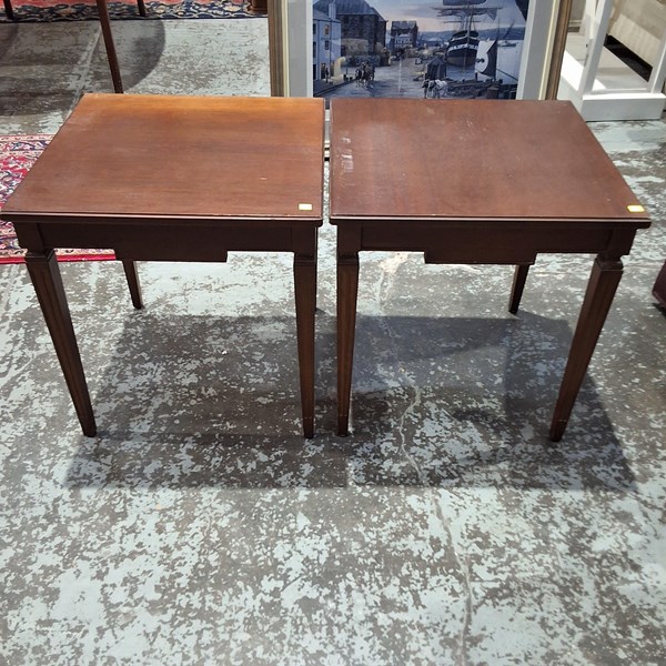 Lot 257 - LAMP TABLES