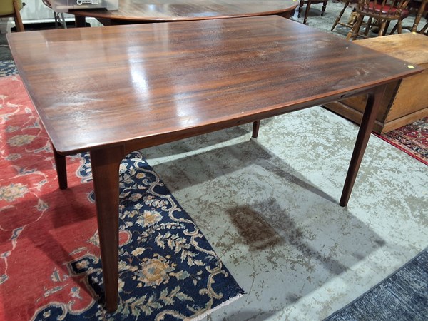 Lot 137 - DINING TABLE