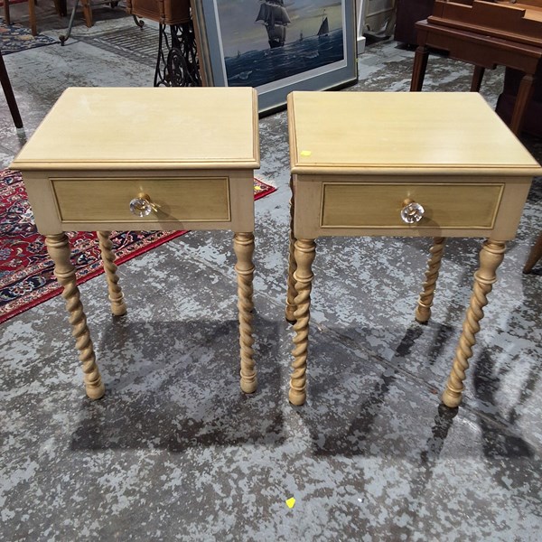 Lot 184 - BEDSIDES