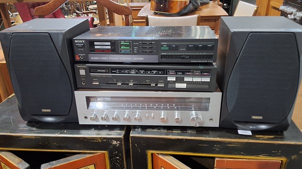 Lot 308 - STEREO LOT