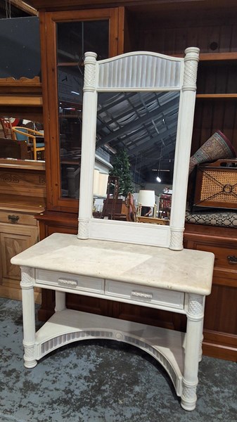 Lot 3 - CONSOLE AND MIRROR