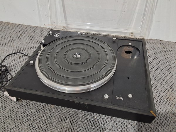 Lot 408 - STEREO TURNTABLE