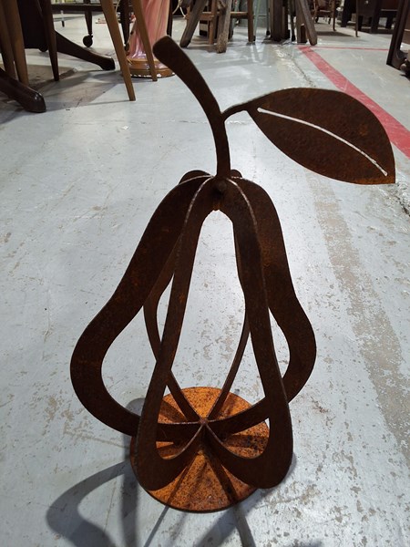 Lot 525 - GARDEN SCULPTURE