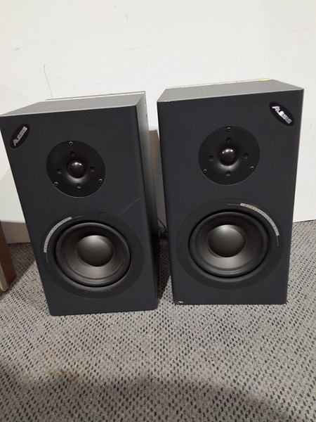 Lot 420 - STEREO SPEAKERS