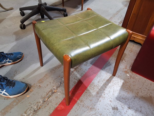 Lot 474 - FOOT STOOL