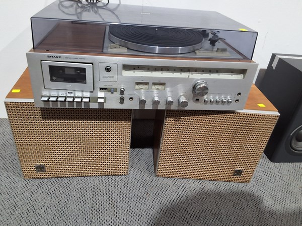 Lot 422 - STEREO