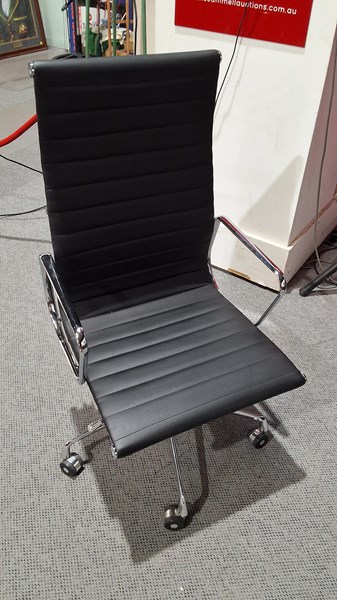 Lot 400 - OFFICE CHAIR