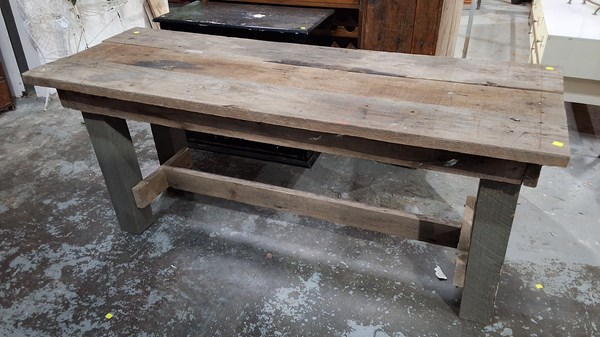 Lot 366 - POTTING TABLE