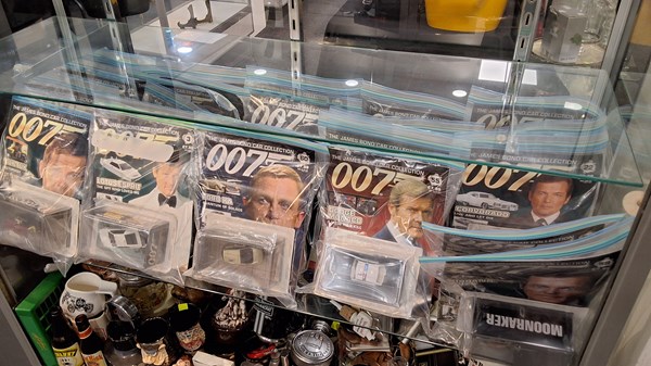 Lot 1474 - JAMES BOND COLLECTOR CARS