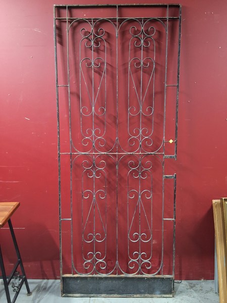 Lot 379 - SCREEN DOOR