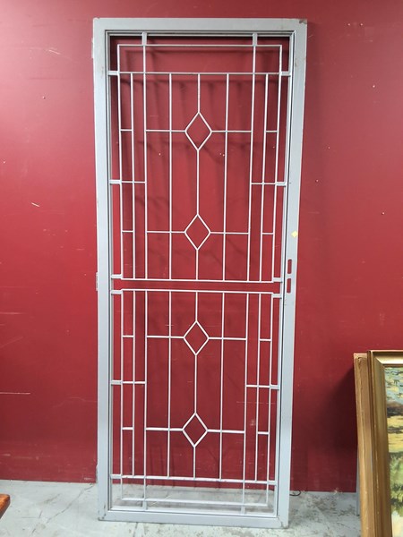 Lot 424 - FLY SCREEN