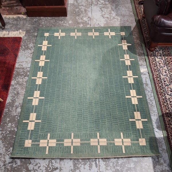 Lot 212 - RUG