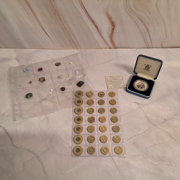 Lot 1087 - COINS & GEMSTONES