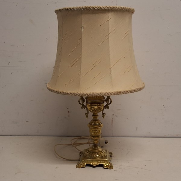 Lot 1176 - TABLE LAMP