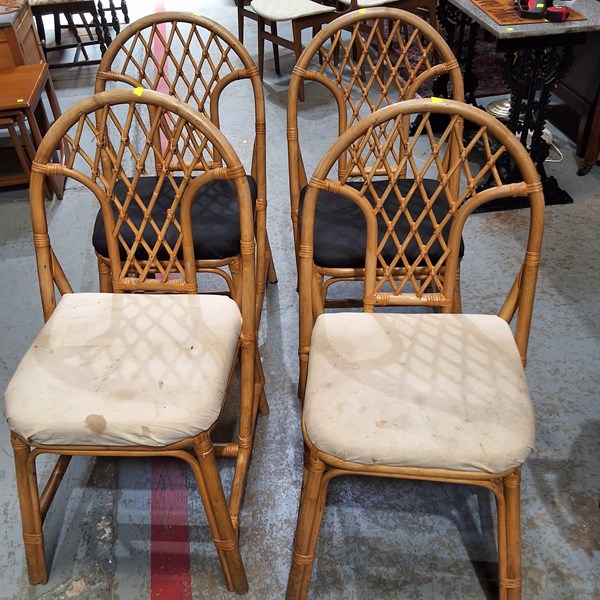 Lot 552 - CHAIRS